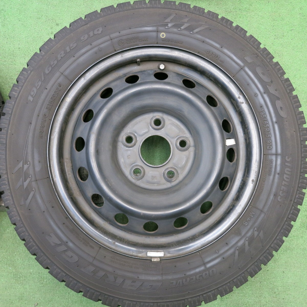 バリ溝!22年!9.5分★スタッドレス 195/65R15 トーヨー オブザーブ ガリット GIZ スチール ホイール 15インチ PCD114.3/5H★5092512HAス