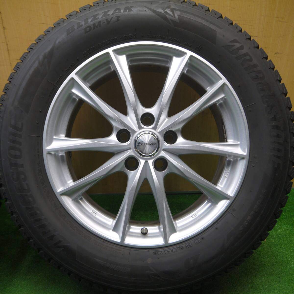 バリ溝!21年!キレイ!9.5分★スタッドレス 225/65R17 ブリヂストン ブリザック DM-V3 Exceeder エクシーダー 17インチ PCD114.3/5H★4112205Hス