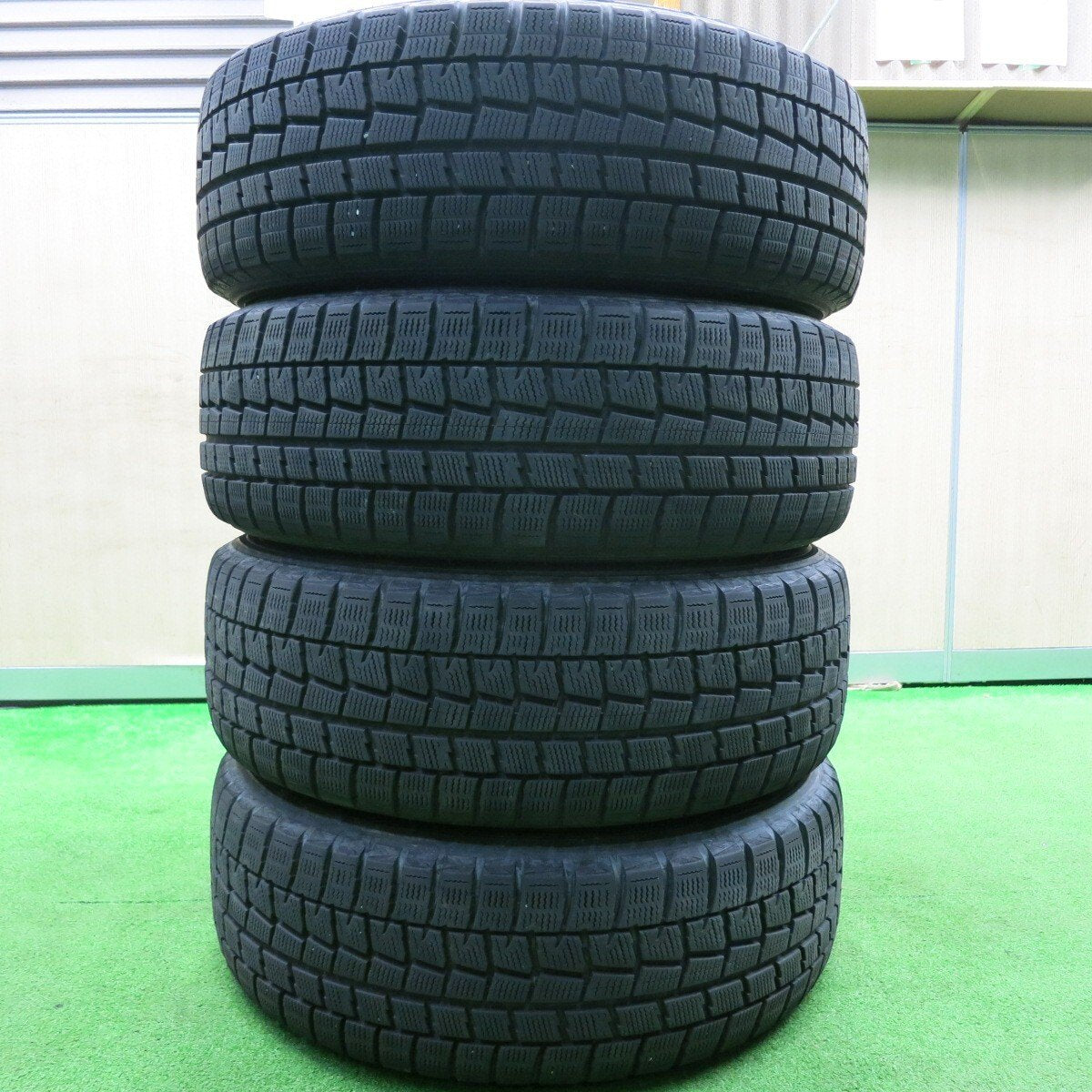 バリ溝!キレイ!8.5分★プリウス 等 195/65R15 スタッドレス ダンロップ ウインターマックス WM01 SIBILLA GG シビラ 15インチ PCD100/5H★4113001HAス