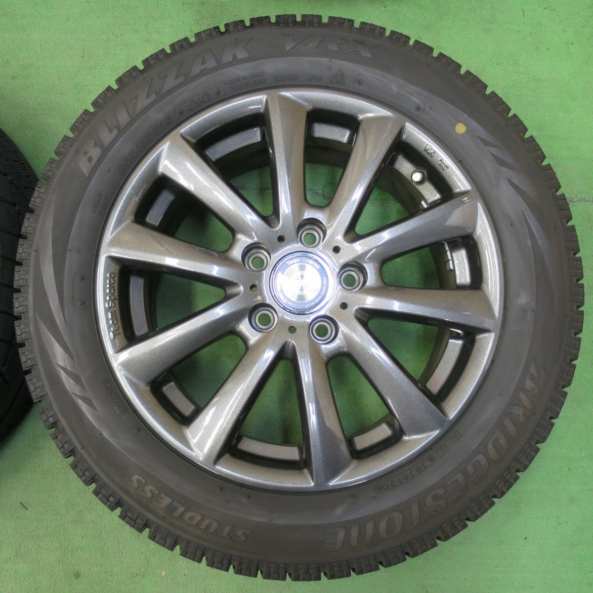 バリ溝!21年!キレイ!9.5分★ワーゲン 等 205/55R16 スタッドレス ブリヂストン ブリザック VRX Team Sparco チームスパルコ 16インチ PCD112/5H★5051206イス