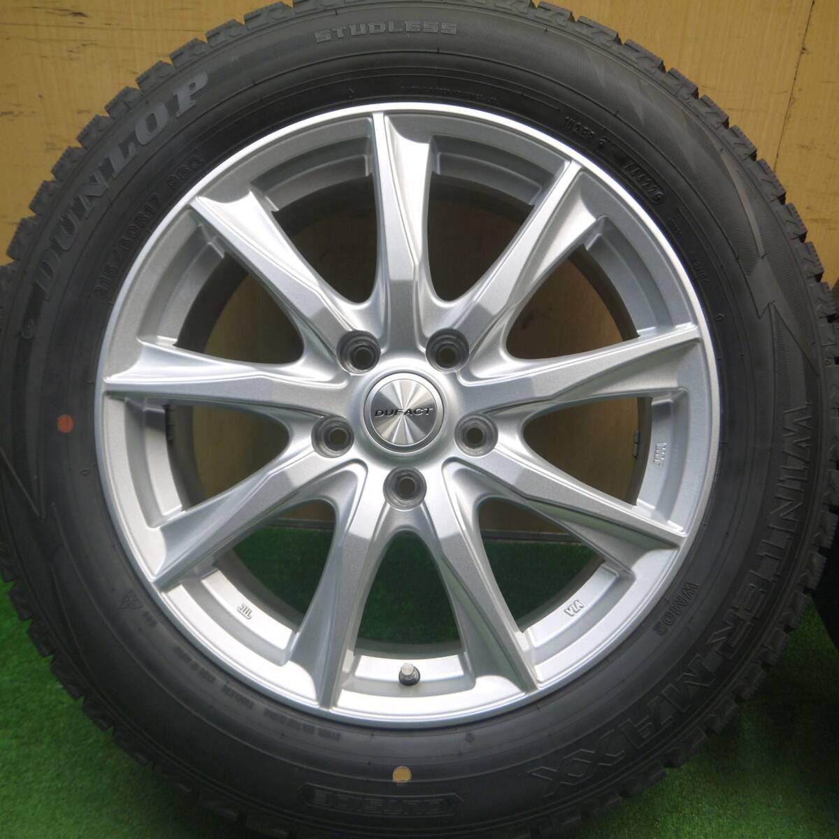バリ溝!22年!キレイ!9.5分★スタッドレス 215/60R17 ダンロップ ウインターマックス WM02 DUFACT デュファクト 17インチ PCD114.3/5H★5020516Hス