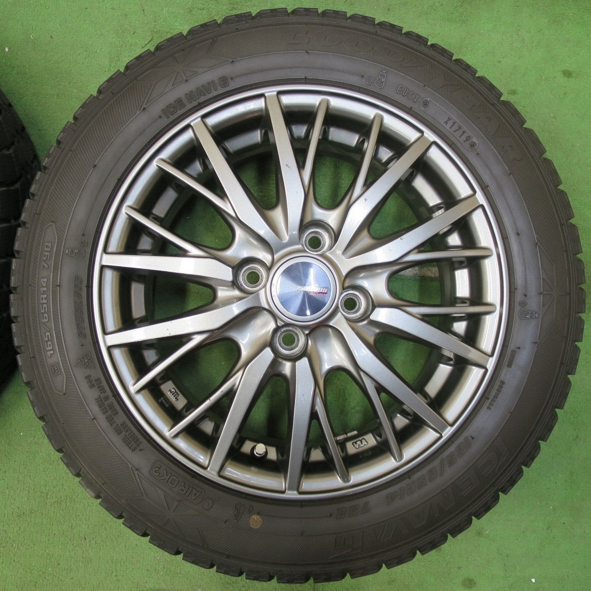 バリ溝!キレイ!9分★スタッドレス 165/65R14 グッドイヤー アイスナビ6 ravrion RM01 ラブリオン 14インチ PCD100/4H★5021415イス