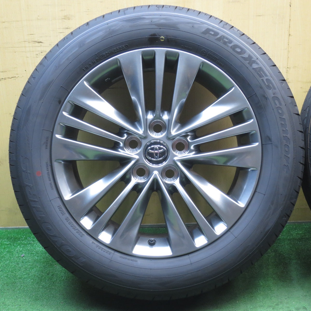 新車外し!25年★トヨタ 40系 アルファード ヴェルファイア 純正 225/60R18 トーヨー プロクセス Comfort コンフォート 18インチ PCD120/5H★5081106NJノ