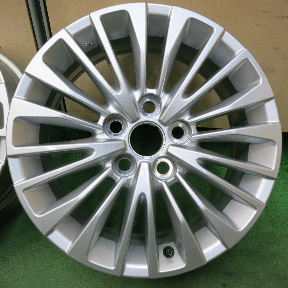新車外し★トヨタ 40系 アルファード Z グレード 純正 ホイール 17インチ 17×6.5J PCD120/5H★5021908SYホ