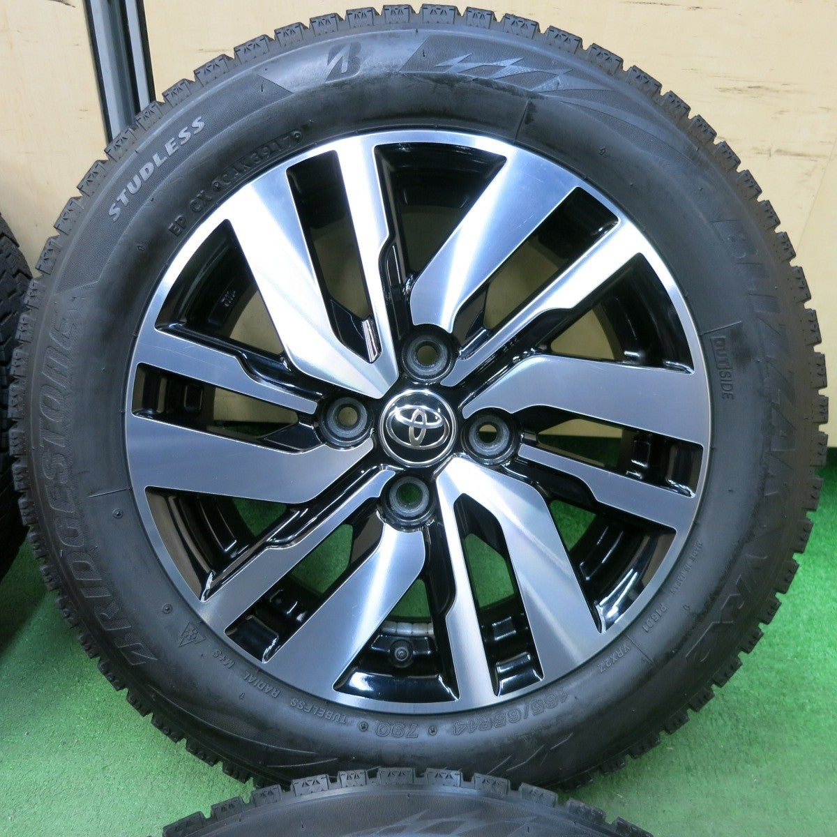 キレイ★トヨタ ルーミー カスタム G 純正 165/65R14 スタッドレス ブリヂストン ブリザック VRX2 14インチ PCD100/4H★5012812SYス