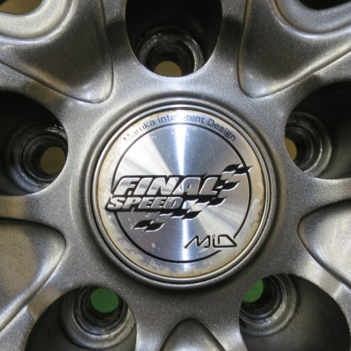 バリ溝!23年!キレイ!9分★スタッドレス FINAL SPEED 225/55R18 ブリヂストン ブリザック DM-V3 MiD ファイナルスピード マルカ 18インチ PCD114.3/5H★5090401イス