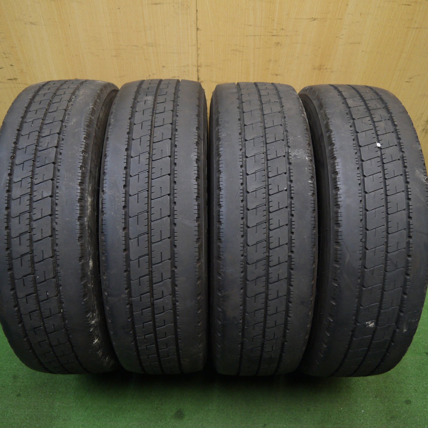 バリ溝!24年!8.5分★小型 トラック バス タイヤ 185/65R15 101/99N ブリヂストン デュラビス R207 DURAVIS 15インチ★5052602Hノタ