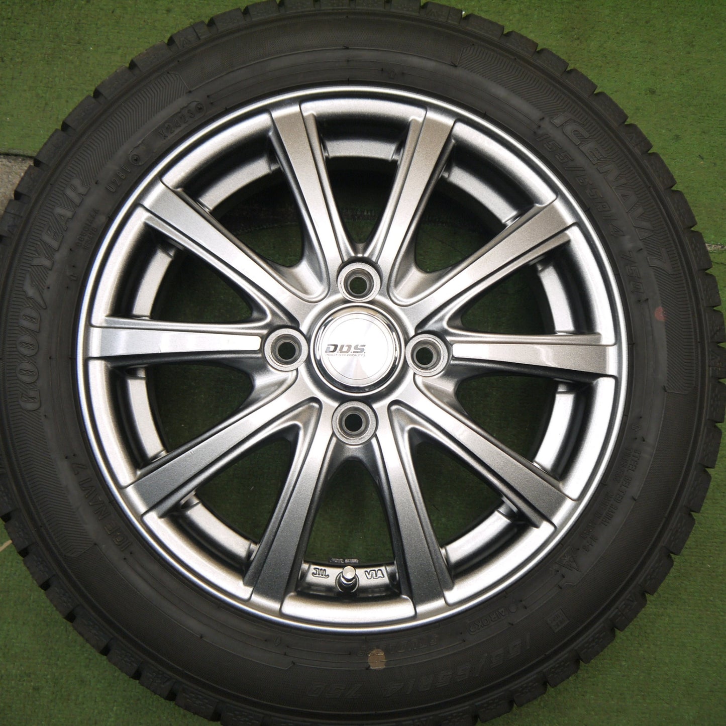 超バリ溝!23年!キレイ!9.5分以上★スタッドレス 155/65R14 グッドイヤー アイスナビ7 D.O.S. DOS 14インチ PCD100/4H★5080403Hス