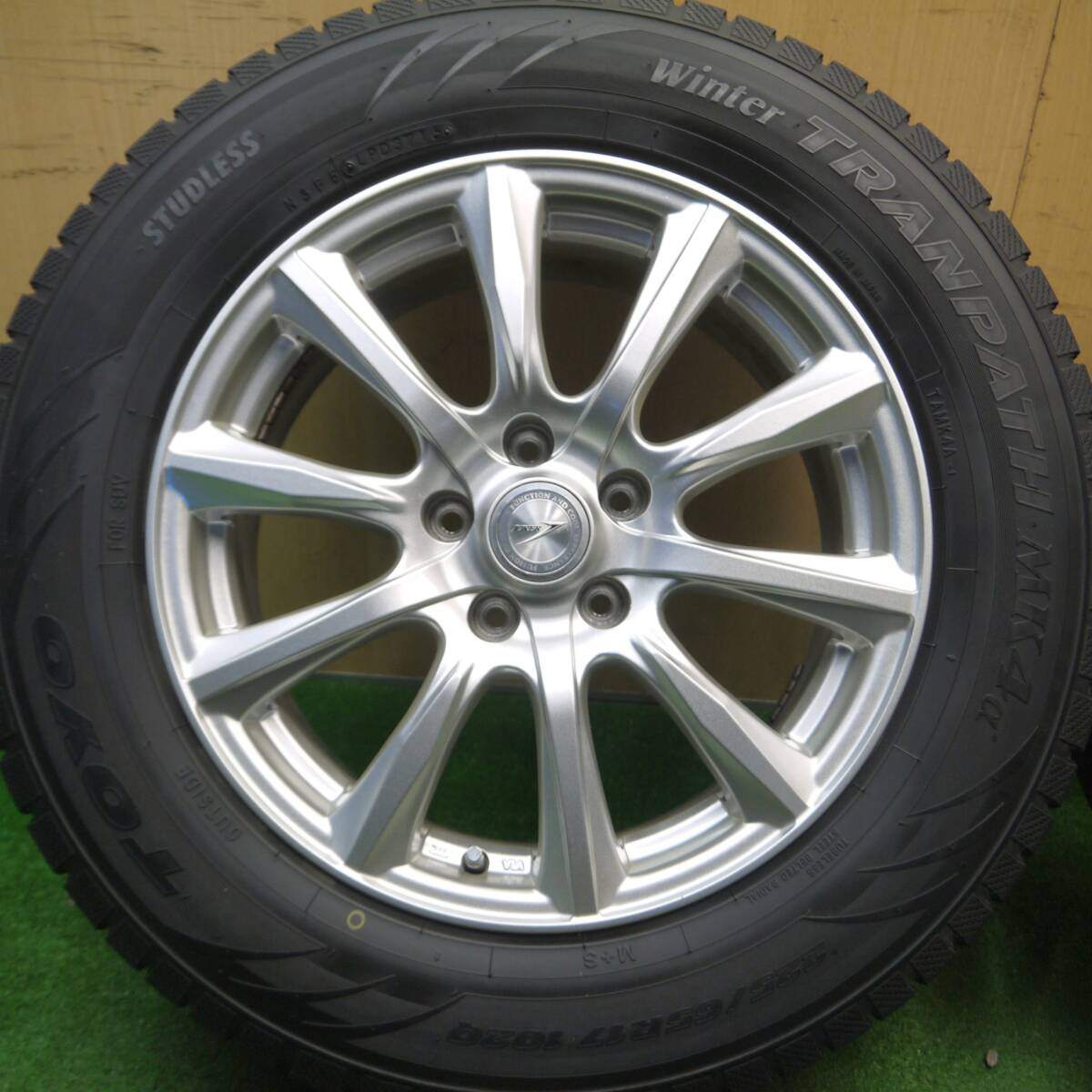 バリ溝!キレイ!9分★スタッドレス 225/65R17 トーヨー ウインター トランパス MK4α JOKER ジョーカー 17インチ PCD114.3/5H★5012107Hス