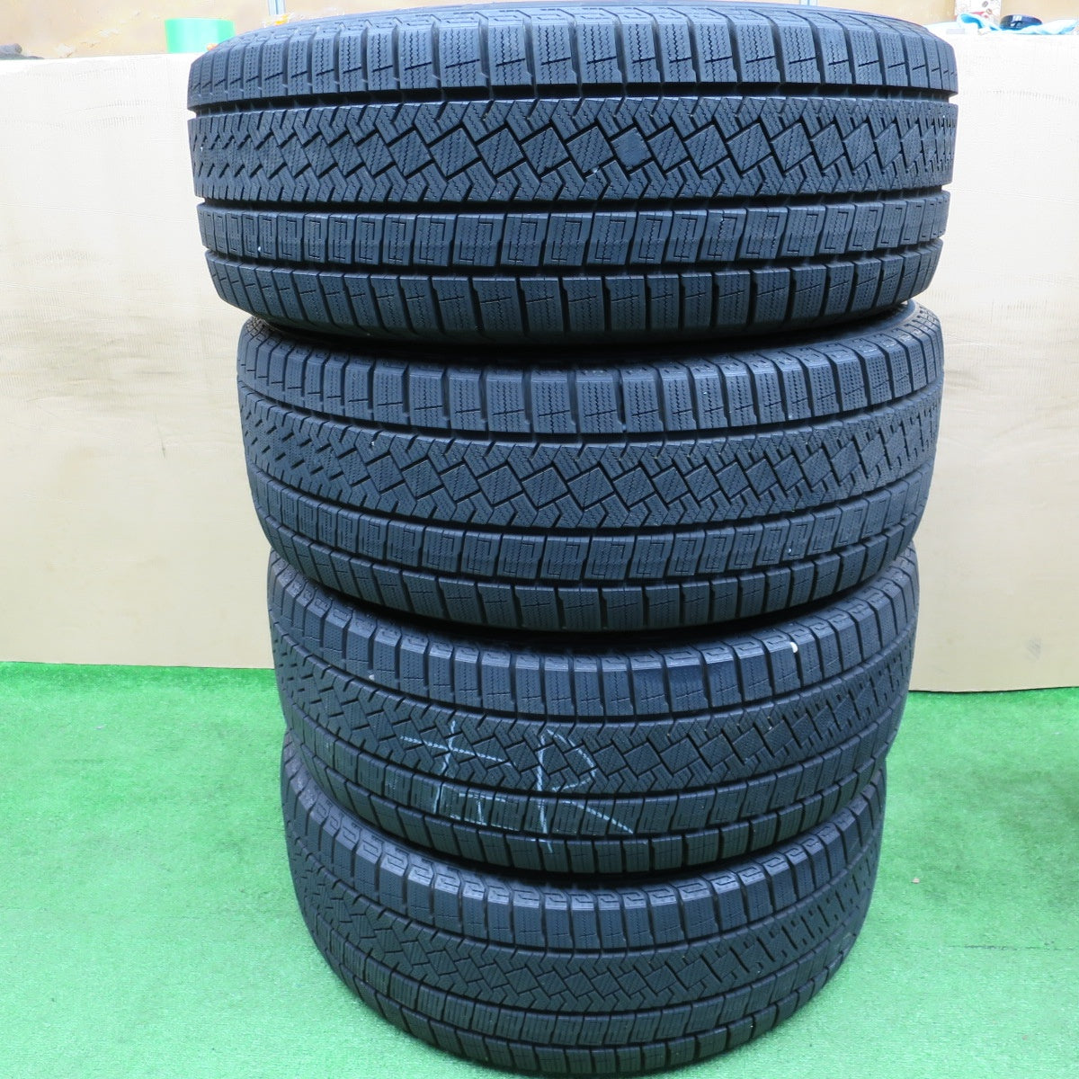 ほぼ未使用!23年!キレイ★ベンツ Vクラス W447 純正 AMG 245/45R19 スタッドレス ピレリ アイスゼロ アシンメトリコ 19インチ PCD112/5H★6012101NKス