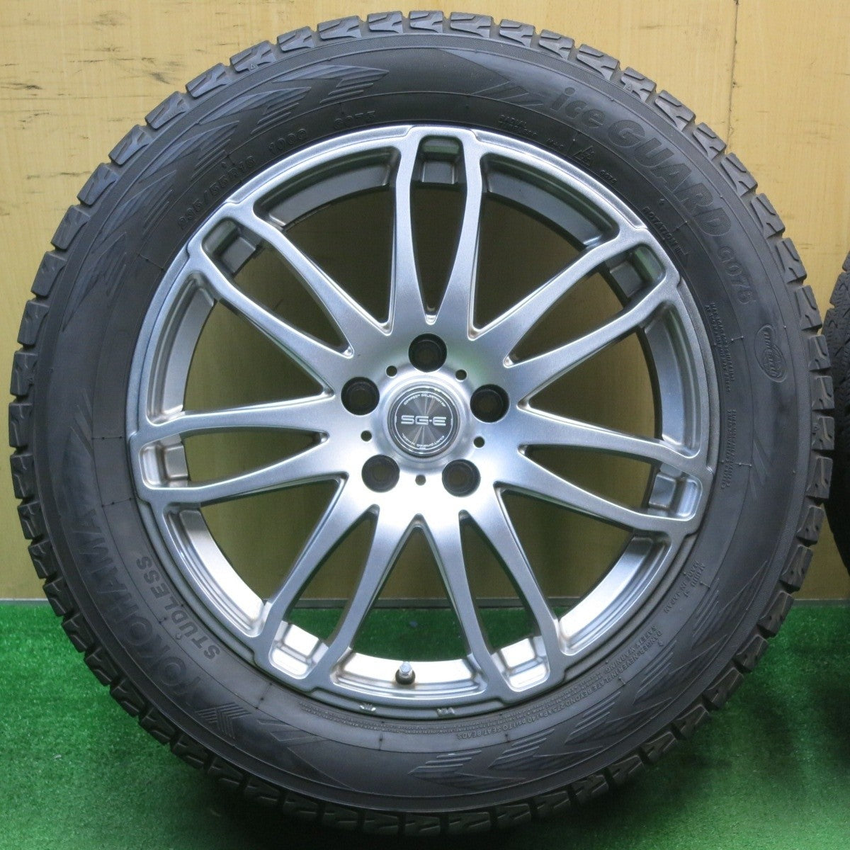 キレイ★スタッドレス 235/55R18 ヨコハマ アイスガード G075 SG-E 18インチ PCD114.3/5H★5033002NJス