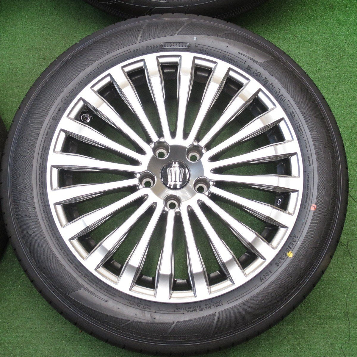 新車外し!24年★トヨタ 30系 クラウン セダン 純正 235/55R19 ダンロップ SPスポーツマックス 050 PCD120/5H★5040201KKノ