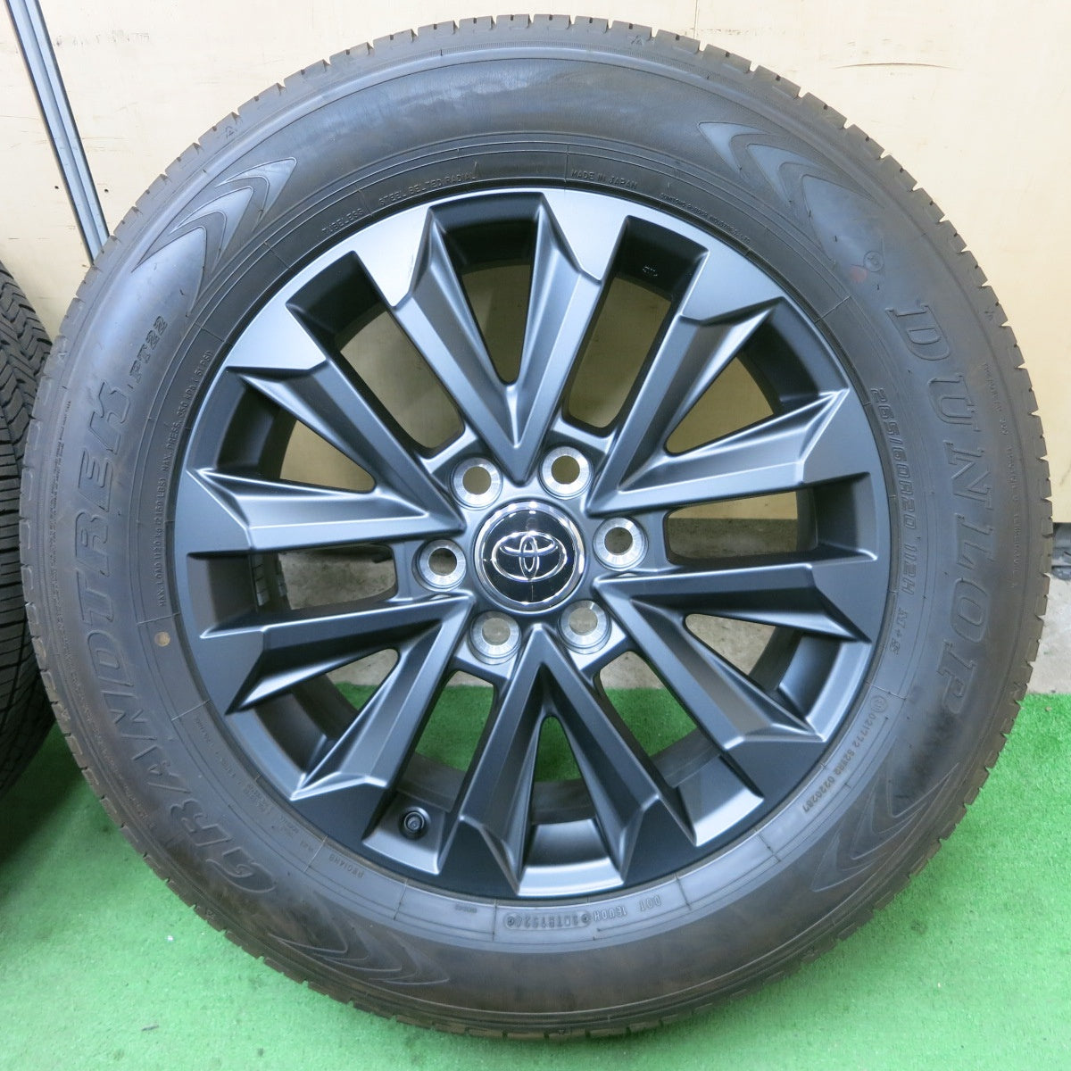 ほぼ新車外し!24年★トヨタ ランクル 250 ZX 純正 265/60R20 ダンロップ グラントレック PT22 20インチ PCD139.7/6H★5051401ナノ