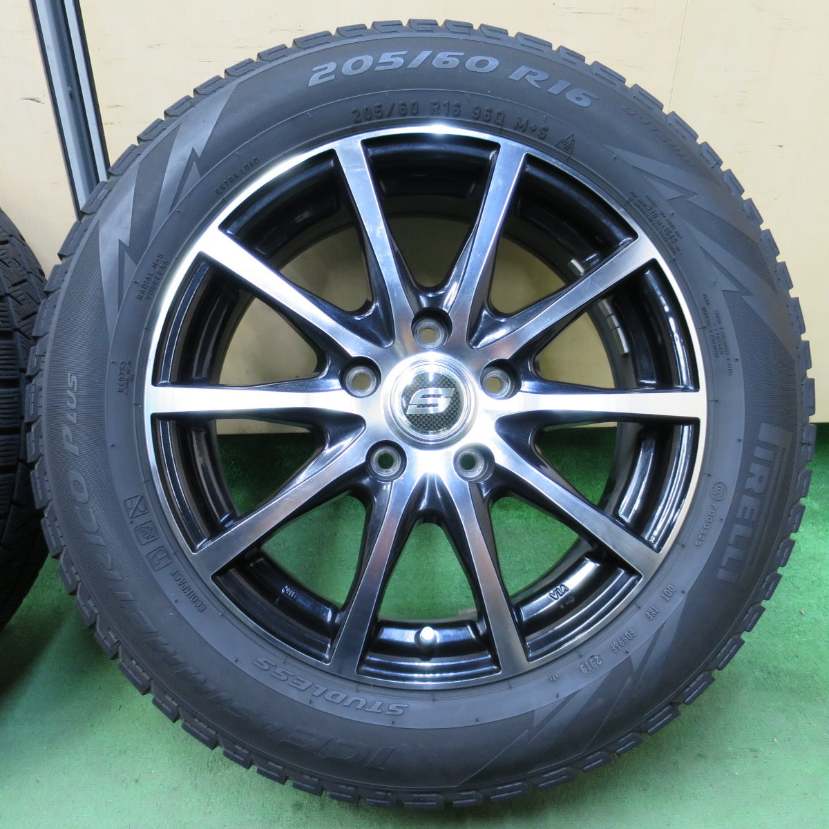 キレイ★スタッドレス 205/60R16 ピレリ アイスアシンメトリコ プラス STRANGER ストレンジャー 16インチ PCD114.3/5H★5041004イス