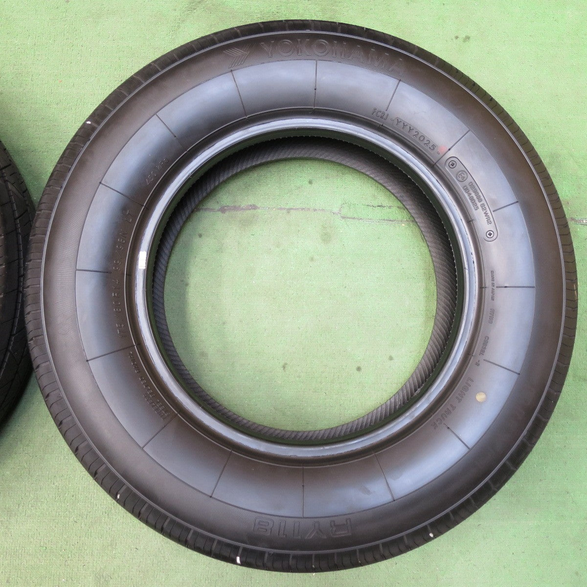 ほぼ未使用!25年★トラック タイヤ 175/80R14 99/98N ヨコハマ RY118 14インチ★5102002イノタ
