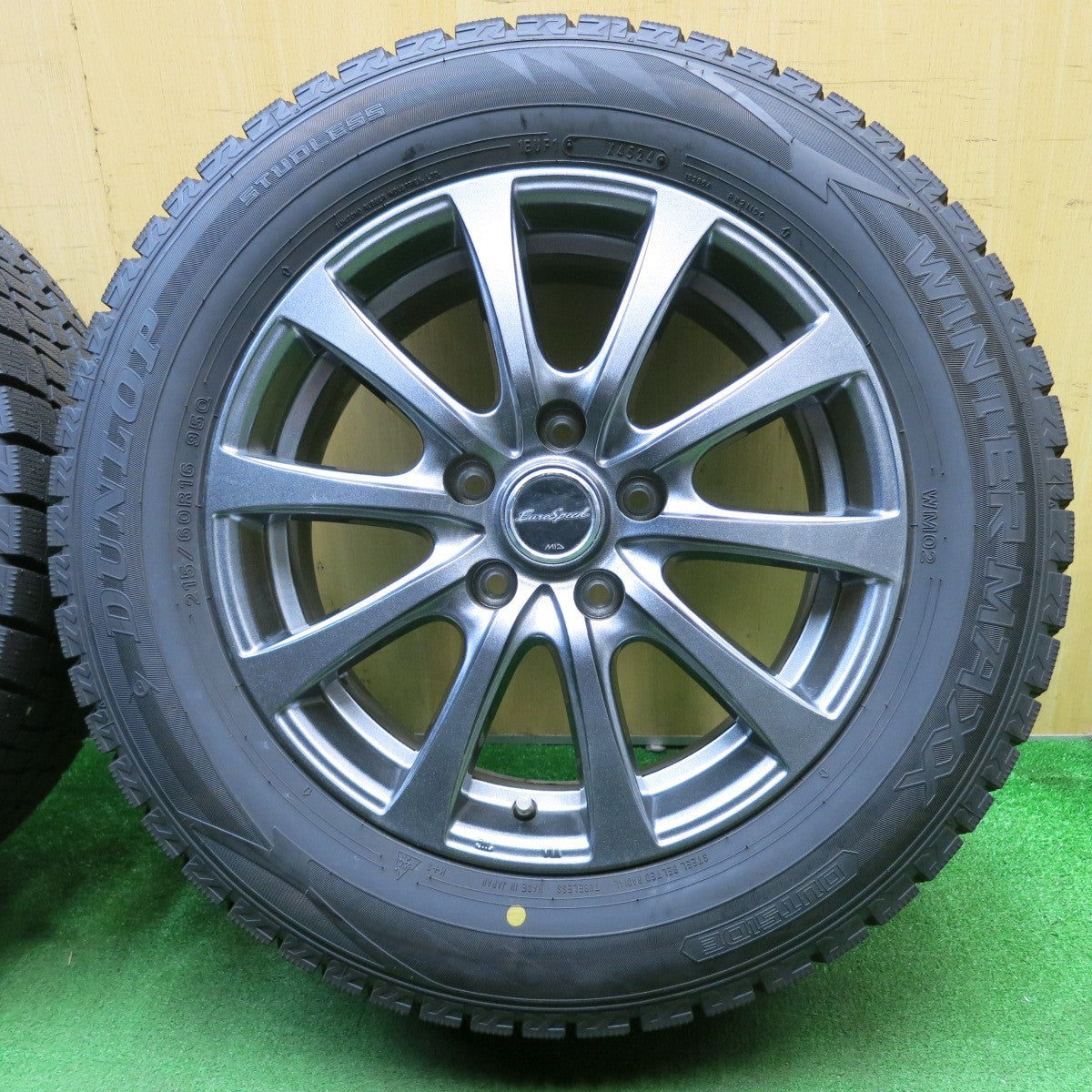 超バリ溝!24年!キレイ!ほぼ10分★スタッドレス 215/60R16 ダンロップ ウインターマックス WM02 EuroSpeed MiD ユーロスピード 16インチ PCD114.3/5H★5042602NJス