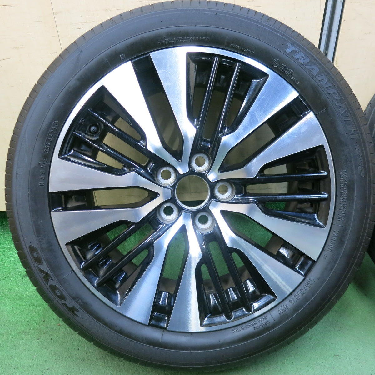 キレイ!21年★トヨタ 30系 アルファード SCパッケージ 純正 235/50R18 トーヨー トランパス R30 18インチ PCD114.3/5H★5082703SKノ