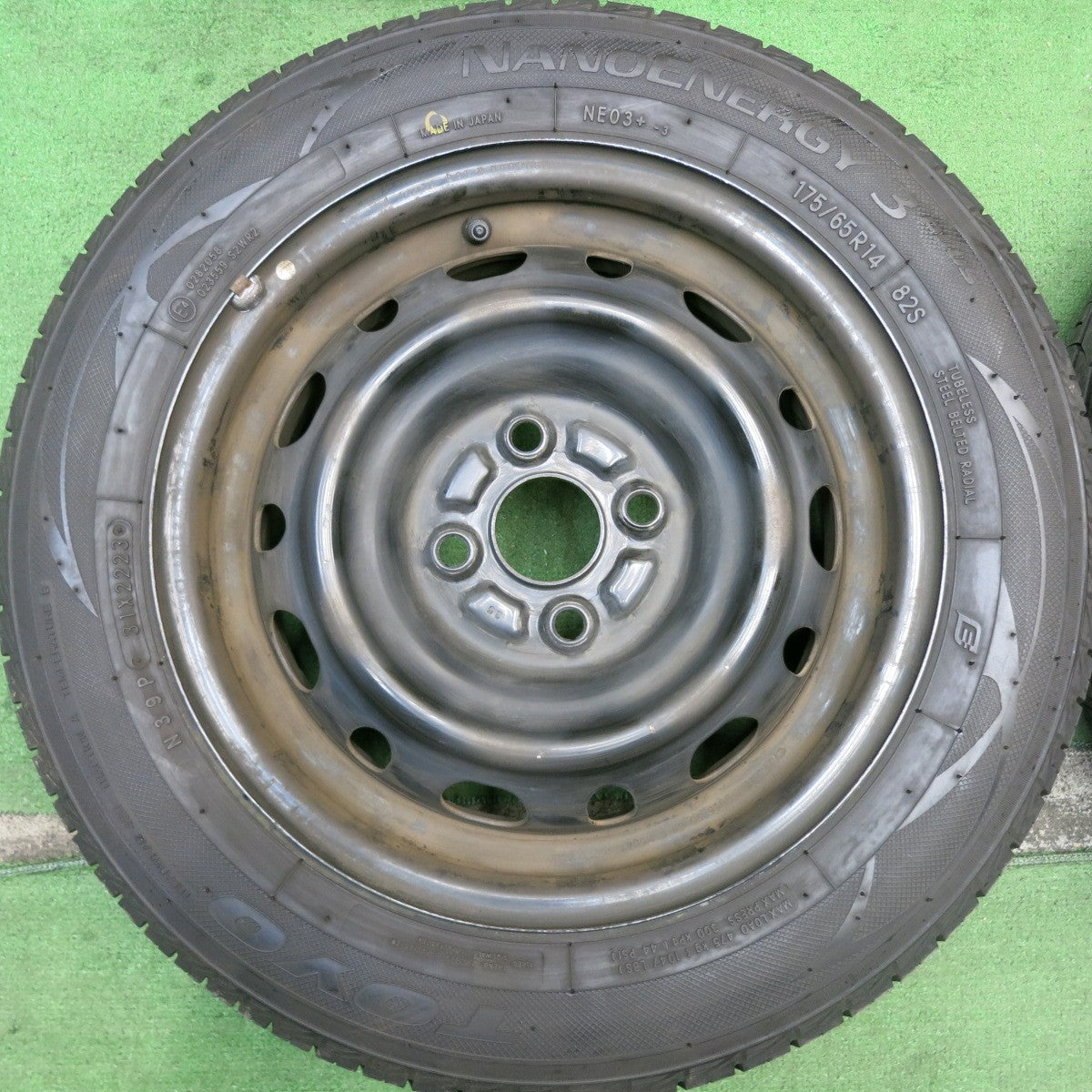 バリ溝!23年!9.5分★マツダ デミオ 純正 スチール 175/65R14 トーヨー ナノエナジー3 プラス 14インチ PCD100/4H★5062813HAノ