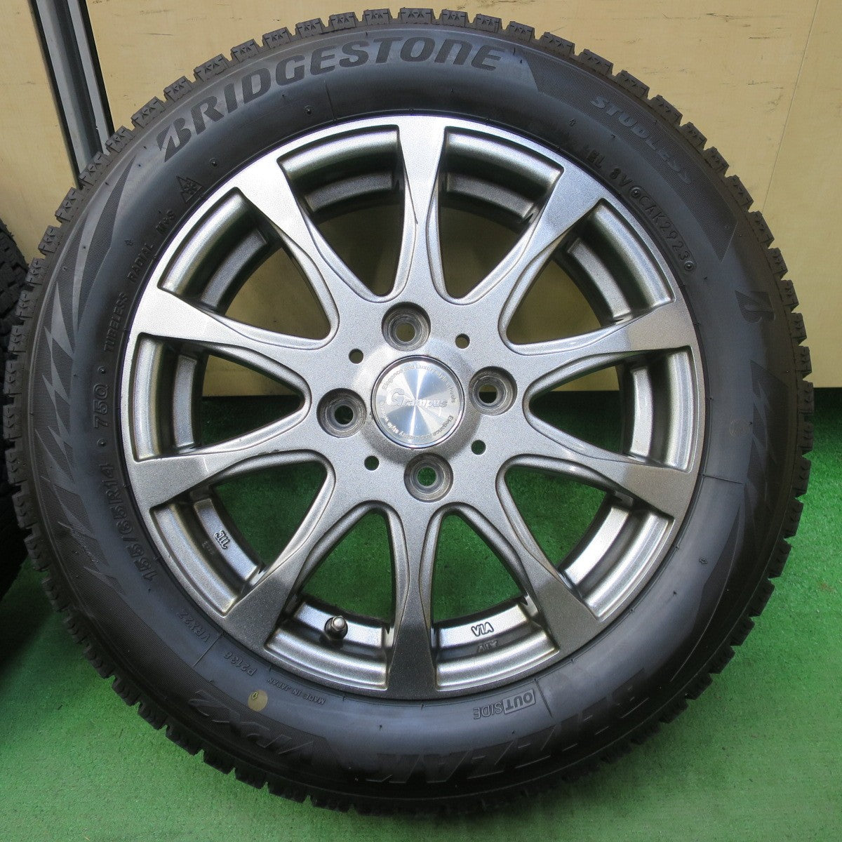 バリ溝!23年!9分★スタッドレス 155/65R14 ブリヂストン ブリザック VRX2 Grampus グランパス 14インチ PCD100/4H★5062504イス
