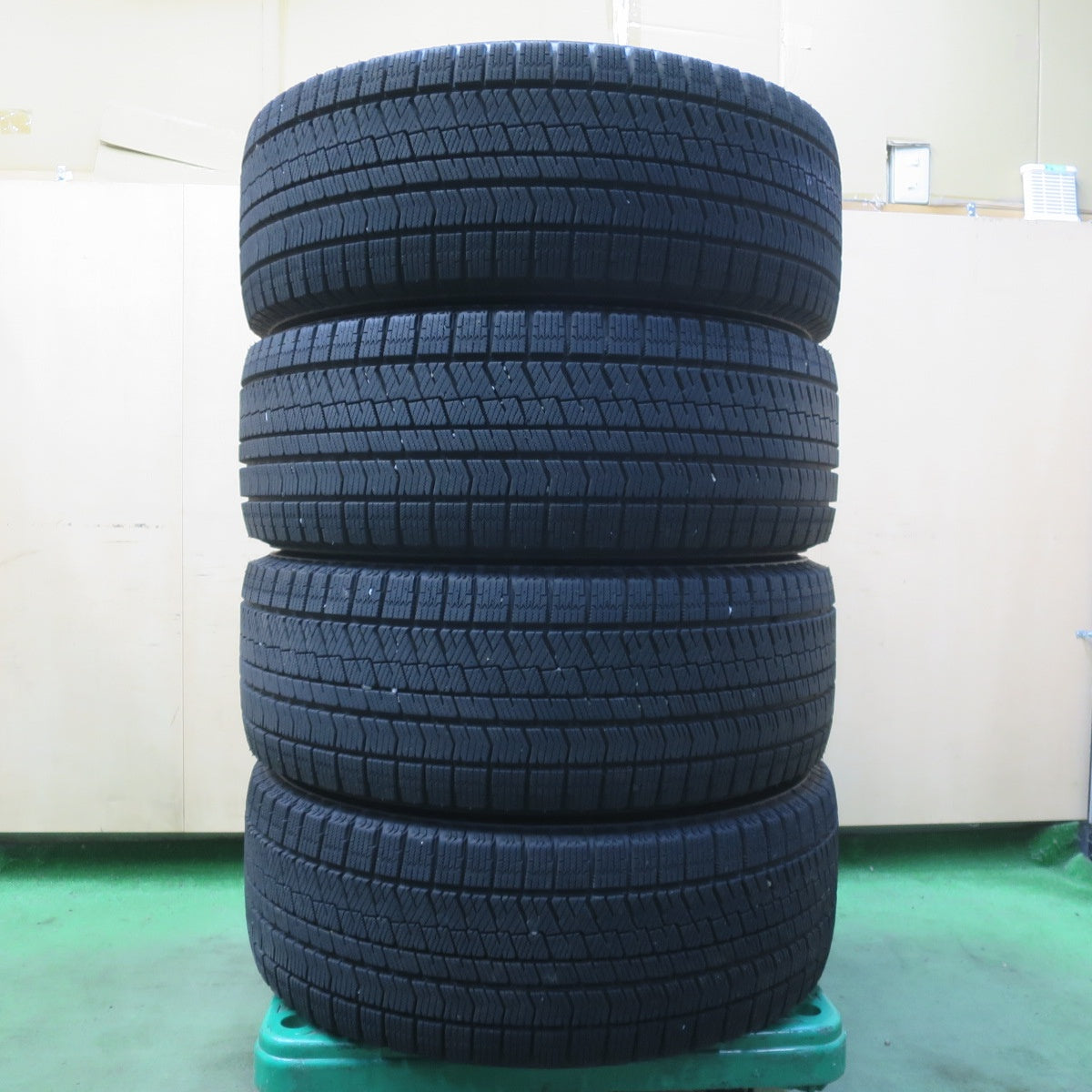 バリ溝!24年!キレイ!9.5分◎スタッドレス 225/55R17 ブリヂストン ブリザック VRX2 SMACK CREST ENKEI AME スマック エンケイ 17インチ PCD114.3/5H◎6061507イス