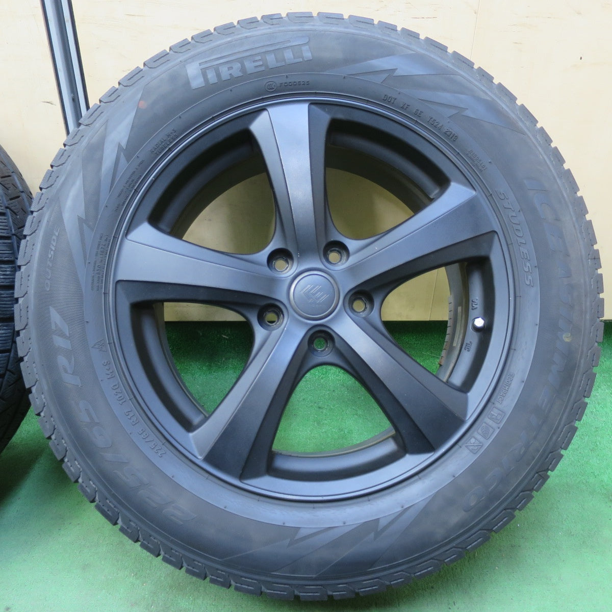 4本価格★CEREBRO 225/65R17 スタッドレス ピレリ アイスアシンメトリコ セレブロ 17インチ PCD114.3/5H★5071205イス