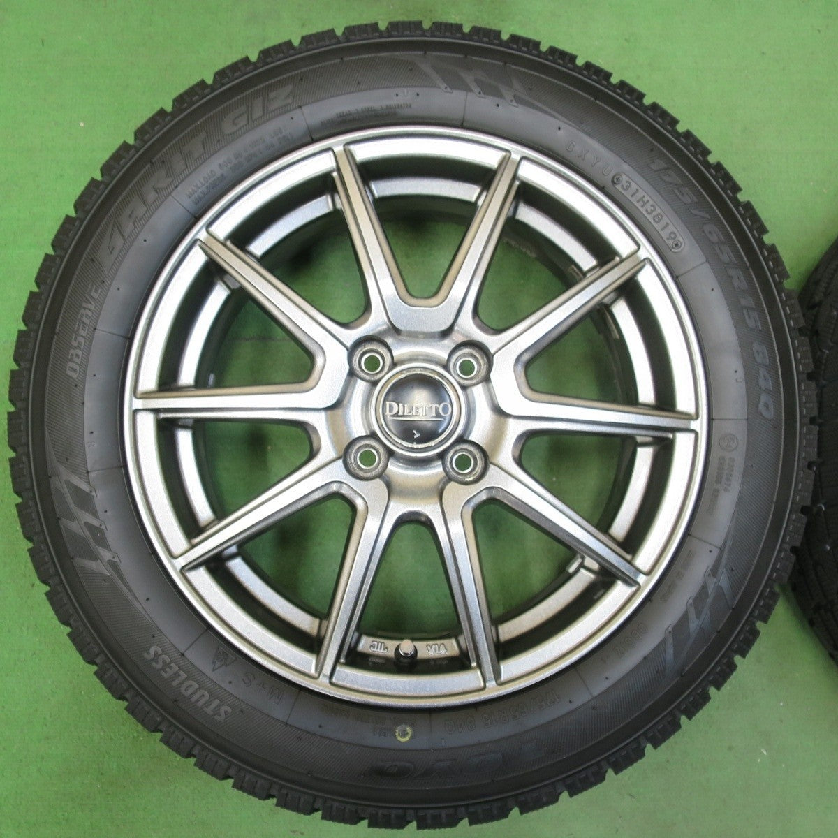 バリ溝!キレイ!9.5分以上★スタッドレス 175/65R15 トーヨー オブザーブ ガリット GIZ DILETTO ディレット 15インチ PCD100/4H★5040707イス