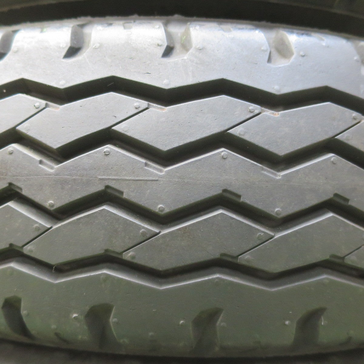 ほぼ未使用!23年!6本★トラック タイヤ 205/75R16 113/111L ブリヂストン G590 16インチ★6021710イノタ