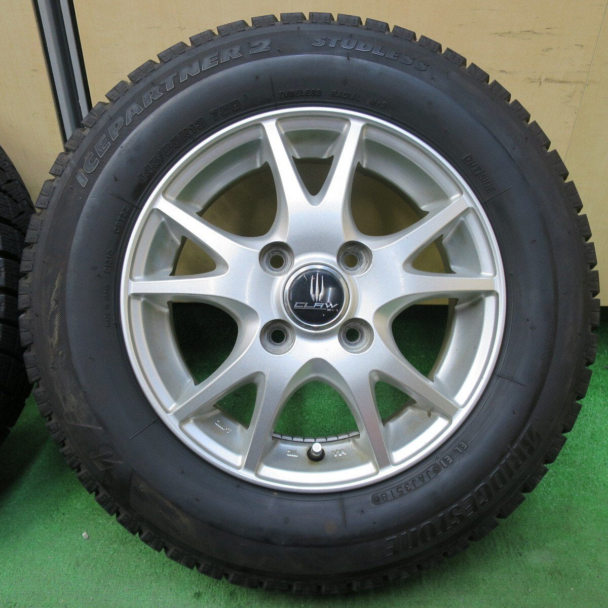 バリ溝!8.5分★スタッドレス 145/80R13 ブリヂストン アイスパートナー2 CLAW X-1 13インチ PCD100/4H★5010404イス