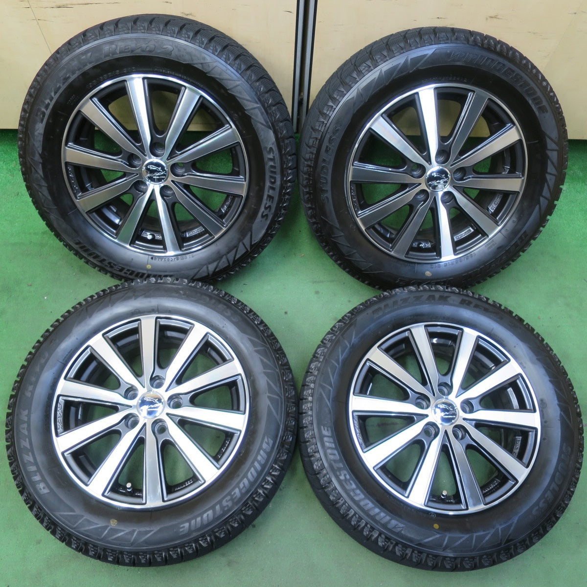 バリ溝!キレイ!ほぼ10分★プリウス 等 195/65R15 スタッドレス ブリヂストン ブリザック REVO2 SMACK ENKEI スマック エンケイ 15インチ PCD100/5H★5062005イス