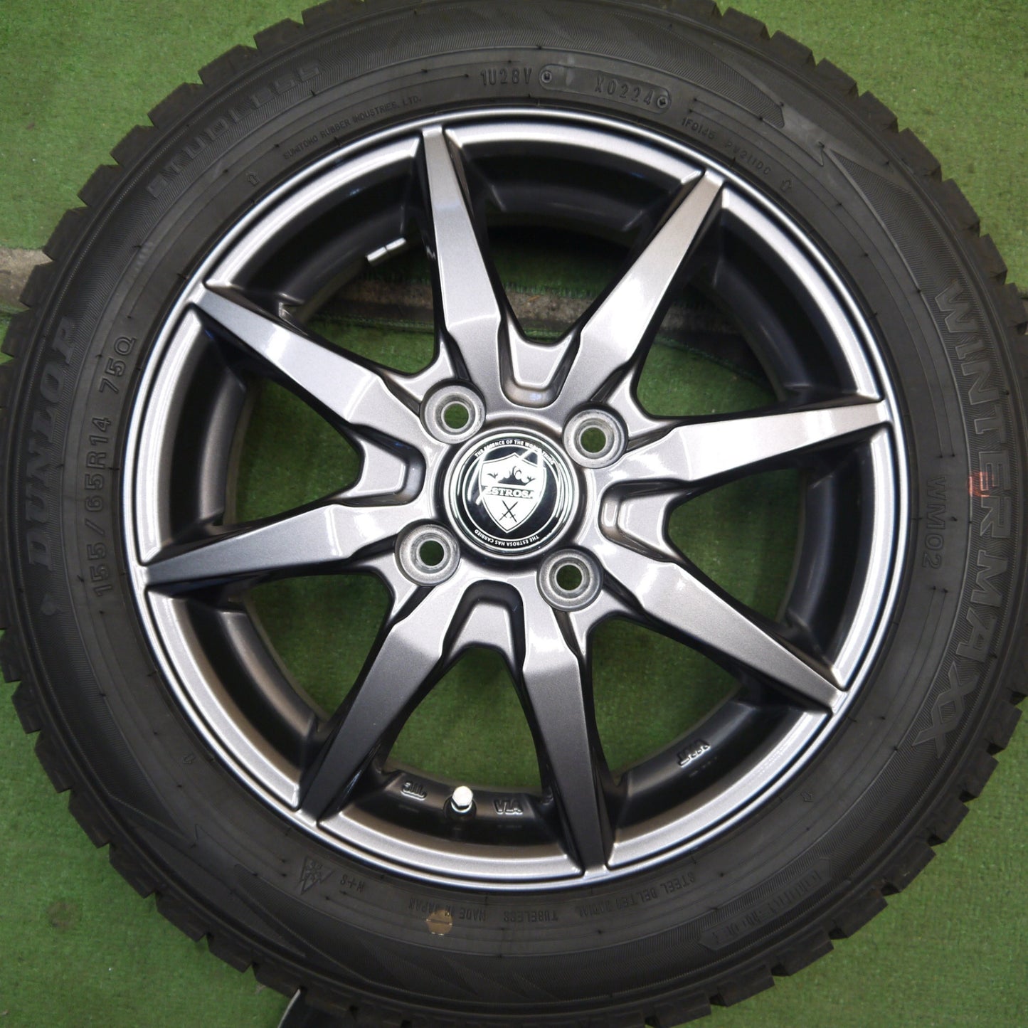 ほぼ未使用!24年!キレイ★スタッドレス 155/65R14 ダンロップ ウインターマックス WM02 ESTROSA EST-8S エステローザ 14インチ PCD100/4H★5082508Hス