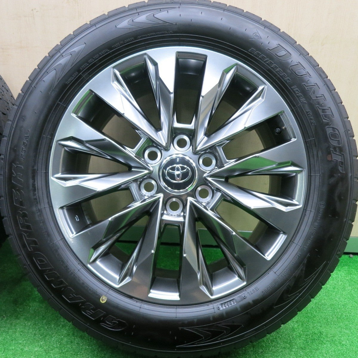 新車外し!24年★トヨタ ランクル 300 ZX 純正 265/55R20 ダンロップ グラントレック PT5A 20インチ PCD139.7/6H★4091503HAノ