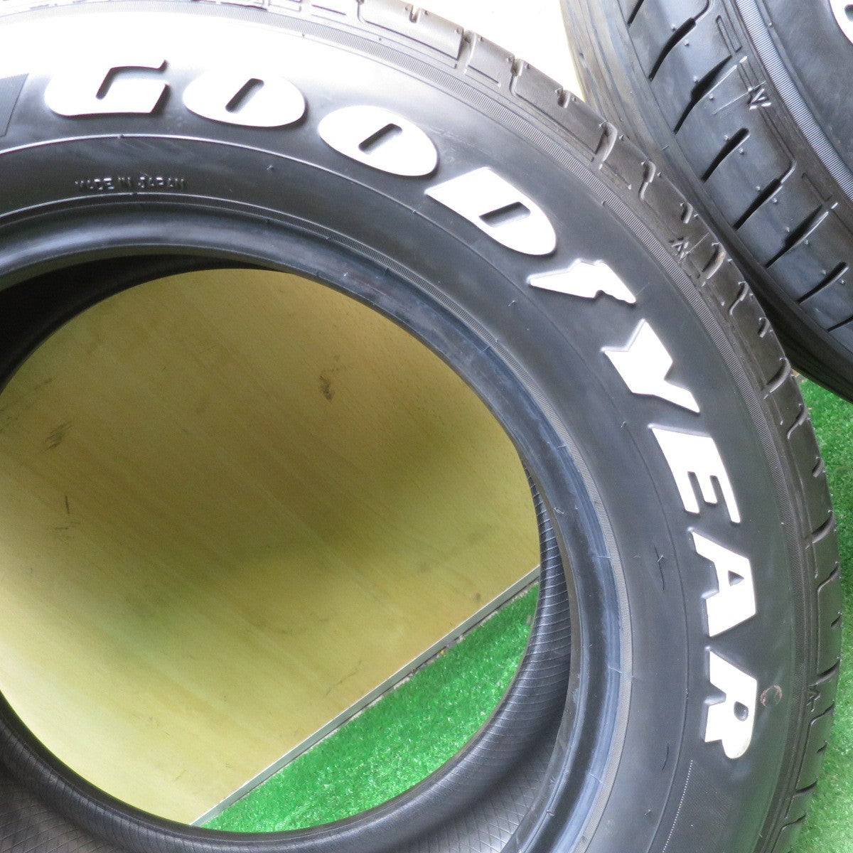 2本価格!22年★215/65R16C 109/107R グッドイヤー イーグル #1 ナスカー ホワイトレター EAGLE NASCAR タイヤ ハイエース 等★5072101NJノ