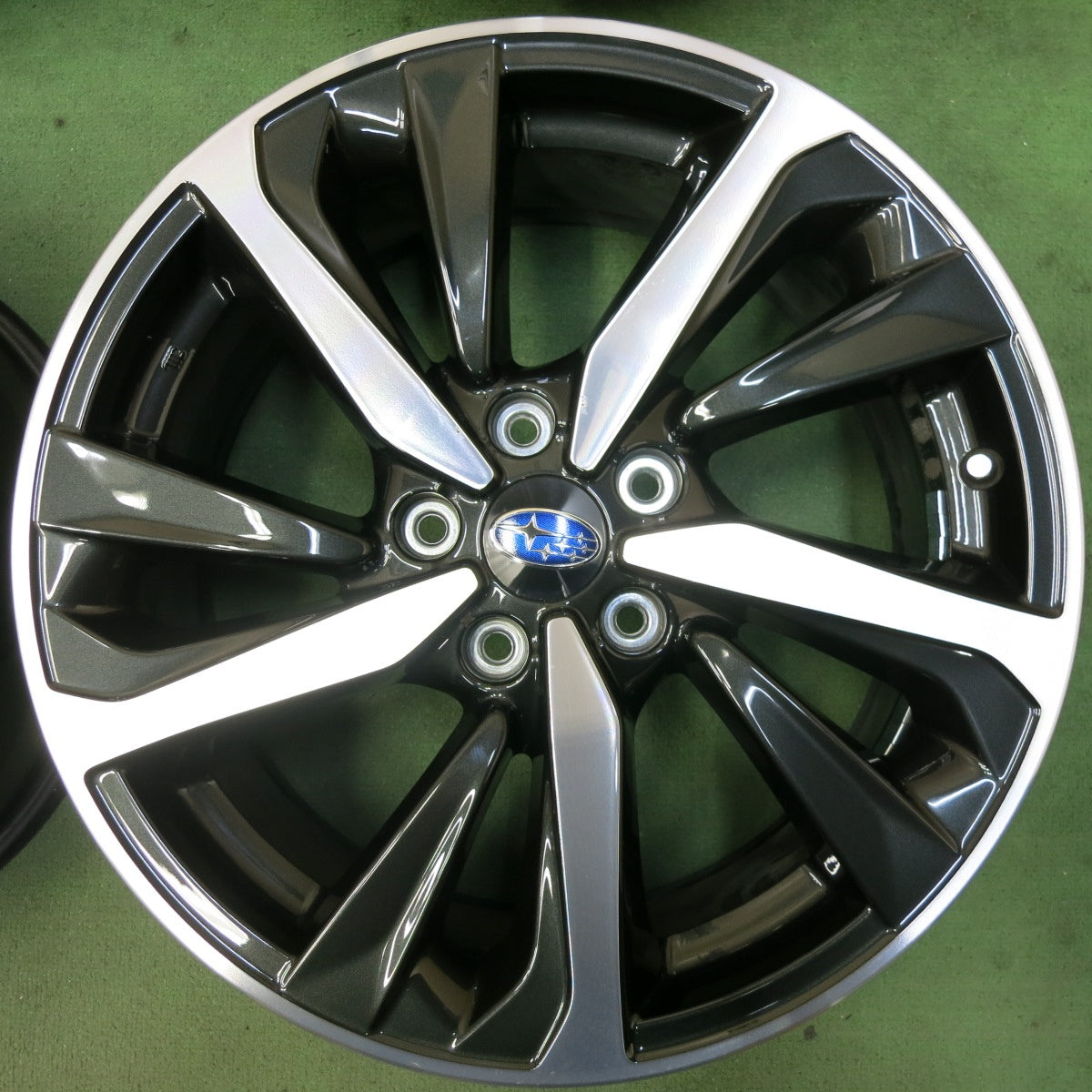 キレイ★スバル レヴォーグ VN5 GT-H 純正 ホイール 18インチ 18×7.5J PCD114.3/5H★5070416SYホ