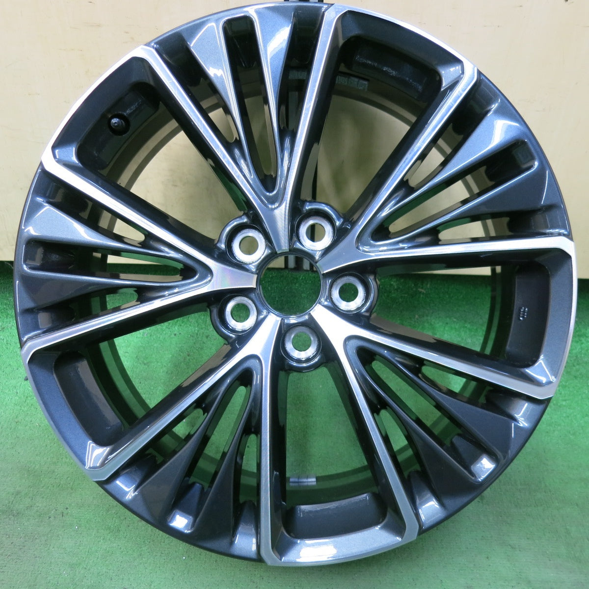 新車外し!1本★トヨタ 60系 MXWH60 プリウス 純正 ホイール 19インチ 19×6.5J PCD114.3/5H★5072310SYホ