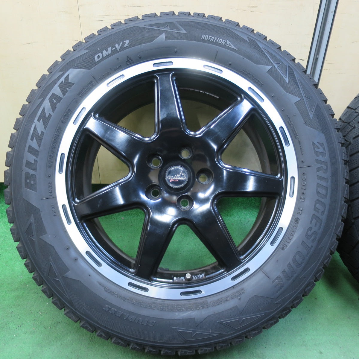 4本価格★ジープ 等 225/60R17 スタッドレス ブリヂストン ブリザック DM-V2 Tirado CROSS La-Strada 阿部商会 17インチ PCD110/5H★5042404イス