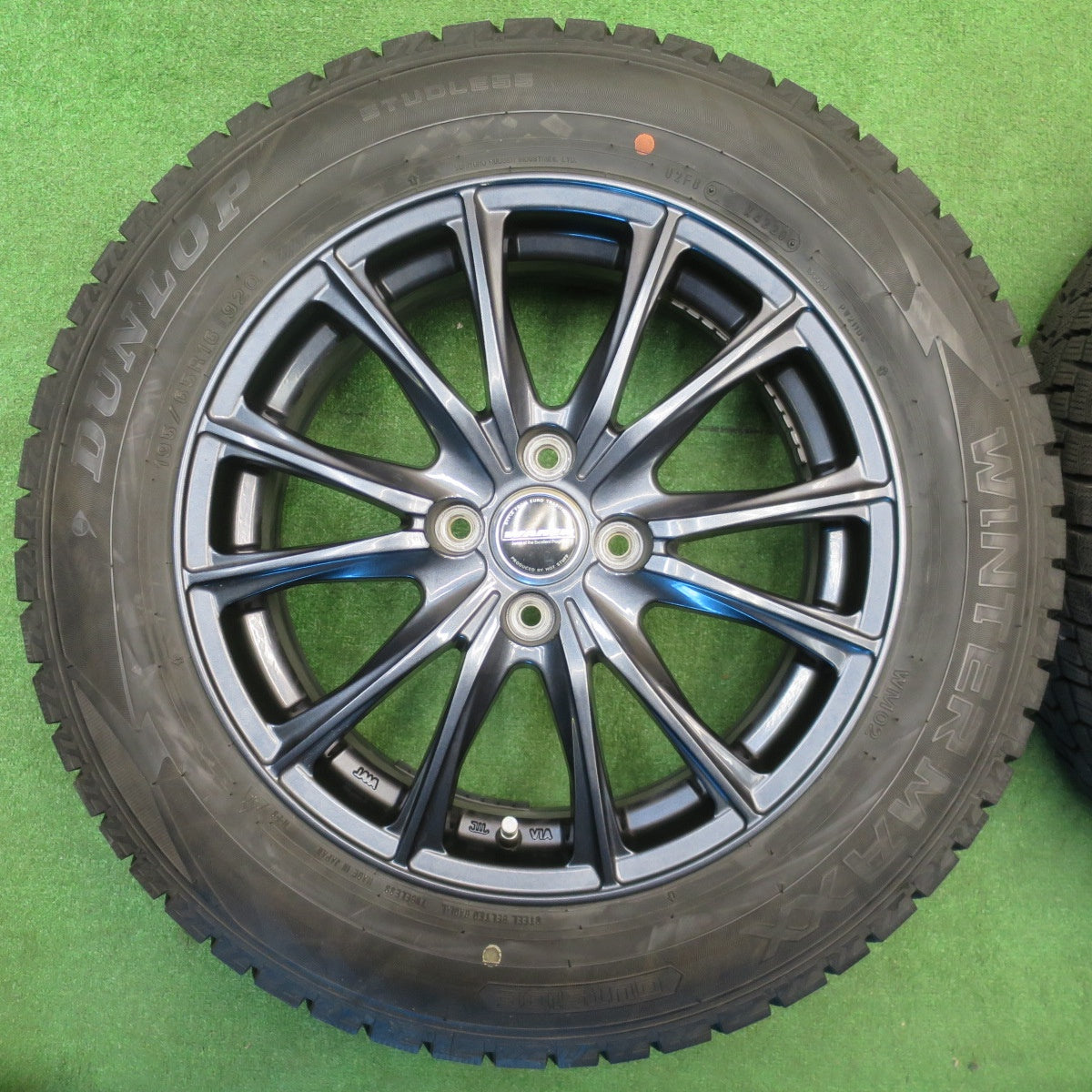 バリ溝!キレイ!9.5分★スタッドレス 195/65R16 ダンロップ ウインターマックス WM02 WAREN ヴァーレン 16インチ PCD100/4H★5120407NJス