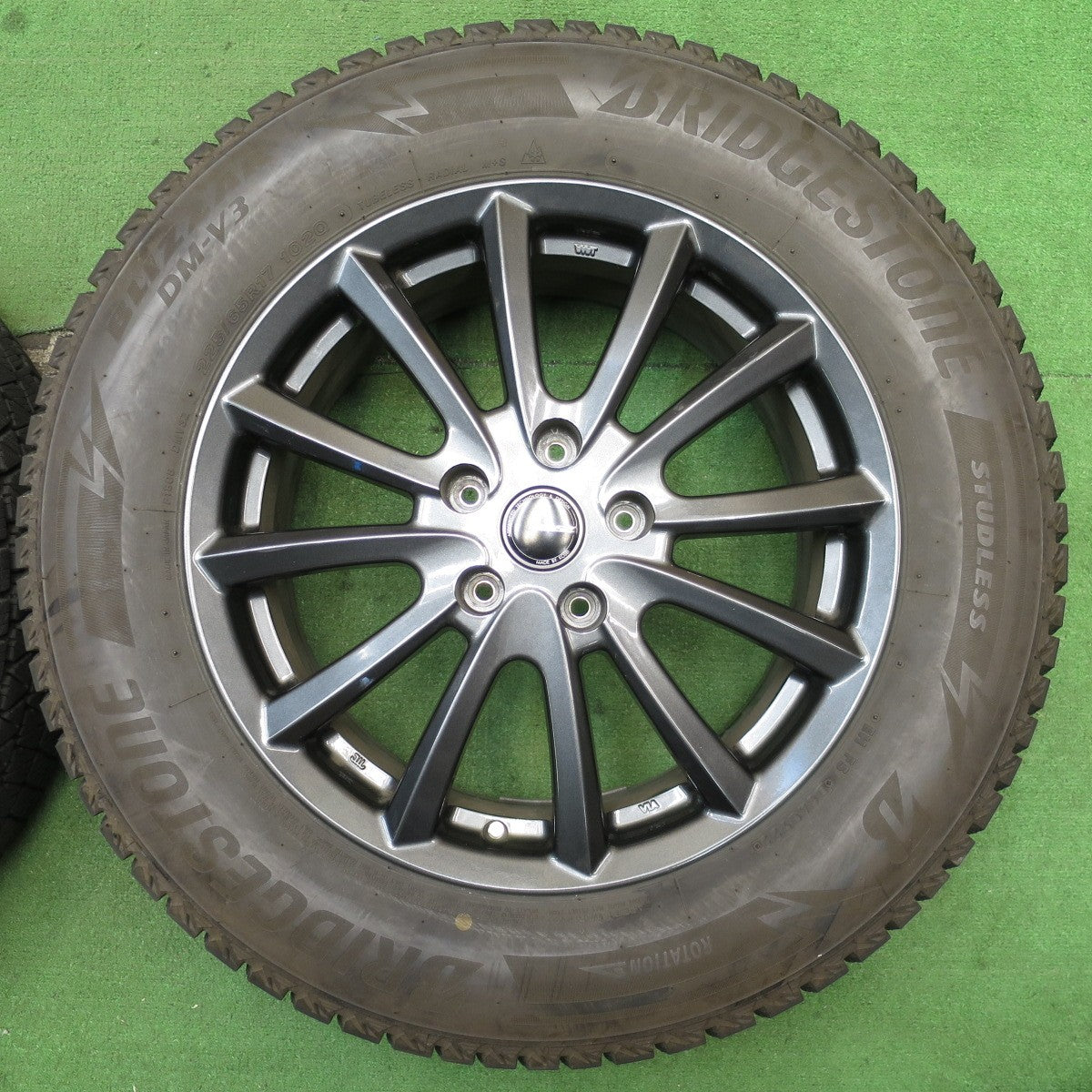バリ溝!22年!キレイ!9.5分★スタッドレス 225/65R17 ブリヂストン ブリザック DM-V3 QRASIZ VS6 KOSEI クレイシズ コーセイ 17インチ PCD114.3/5H★5052503NJス