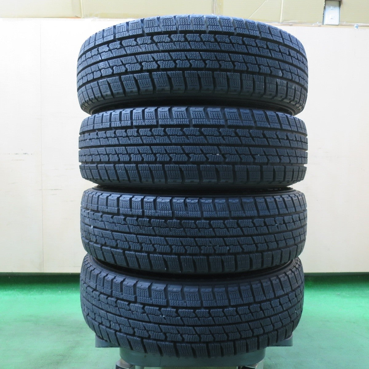 超バリ溝!キレイ!ほぼ10分★スタッドレス 165/70R14 グッドイヤー アイスナビ ZEA2 Claire クレール 14インチ PCD100/4H★5032408イス
