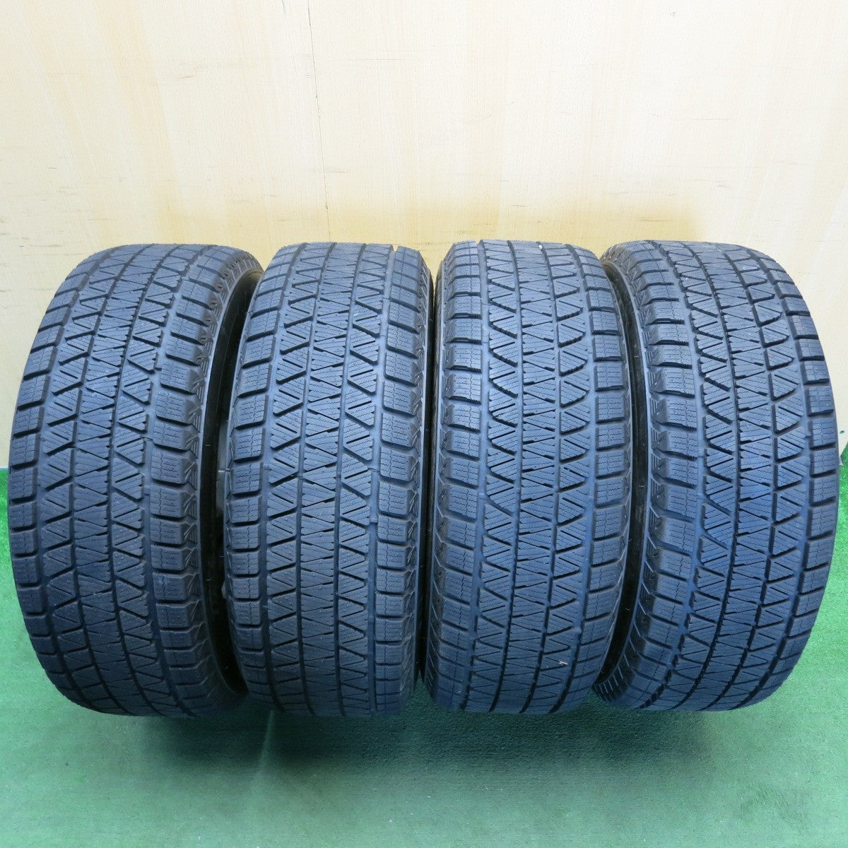 バリ溝!キレイ!9.5分以上★ベンツ W463 Gクラス ゲレンデ 純正 265/60R18 スタッドレス ブリヂストン ブリザック DM-V3 18インチ PCD130/5H★6052405HAス
