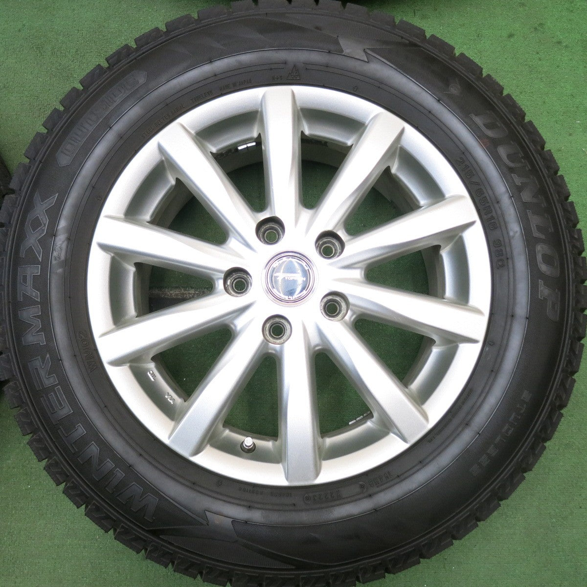 バリ溝!23年!キレイ!9.5分★スタッドレス 215/65R16 ダンロップ ウインターマックス WM02 TOPRUN トップラン 16インチ PCD114.3/5H★5090403HAス