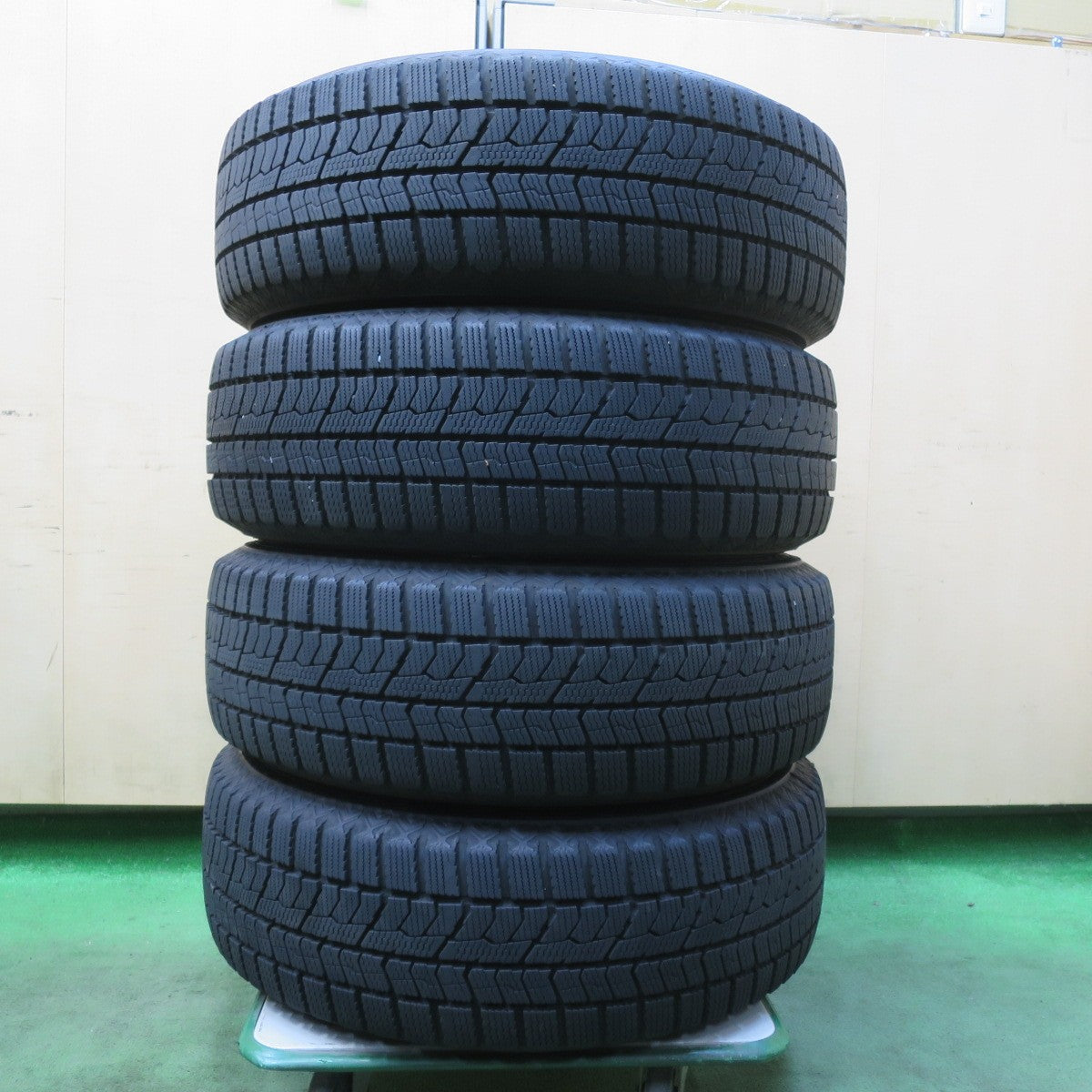 バリ溝!23年!キレイ!9.5分★スタッドレス 195/65R15 トーヨー オブザーブ GIZ2 QRASIZ GC36F KOSEI クレイシズ 15インチ PCD114.3/5H★5120905イス