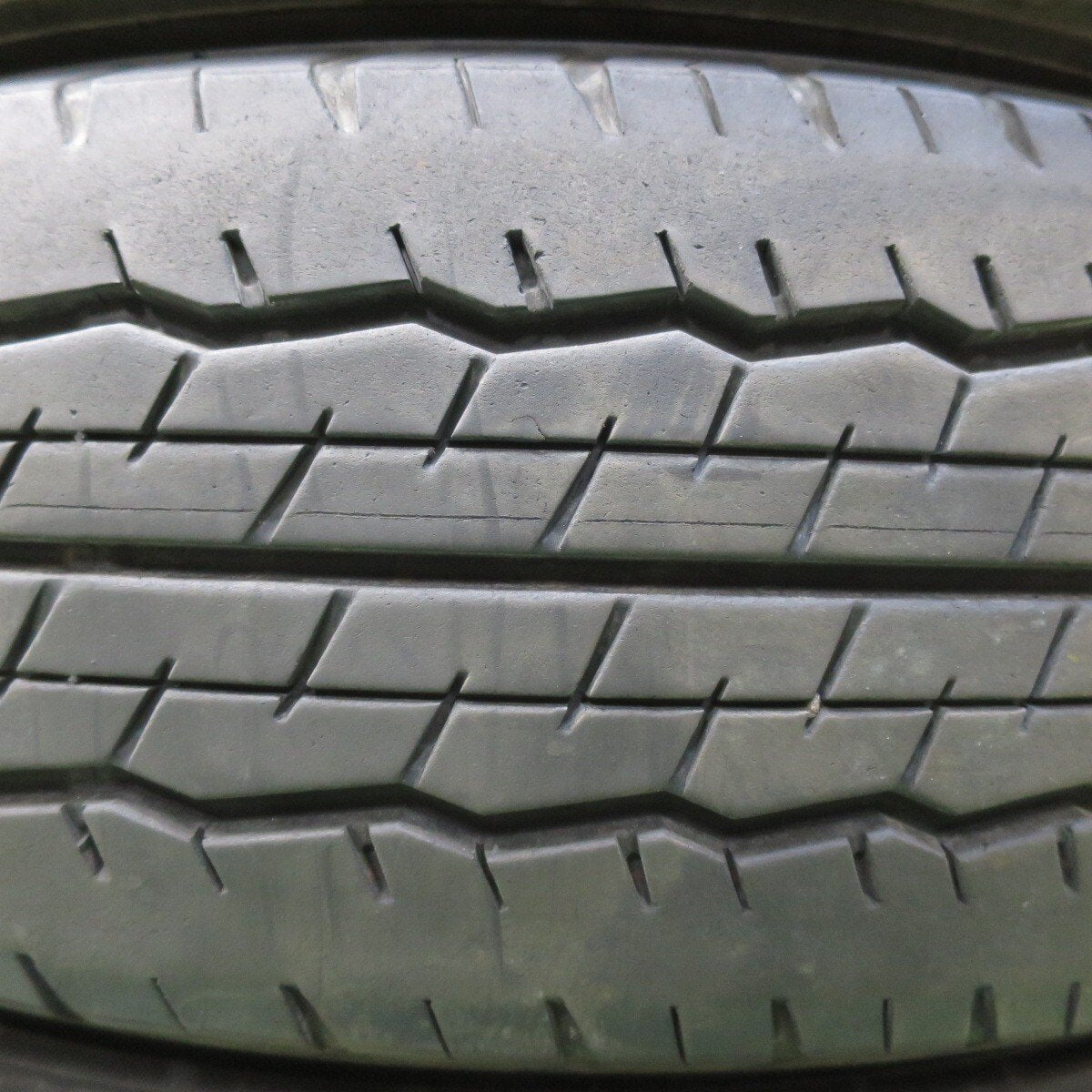 4本価格!22年★195/80R15 107/105N ダンロップ SP175N タイヤ 15インチ ハイエース キャラバン等★5032805イノタ
