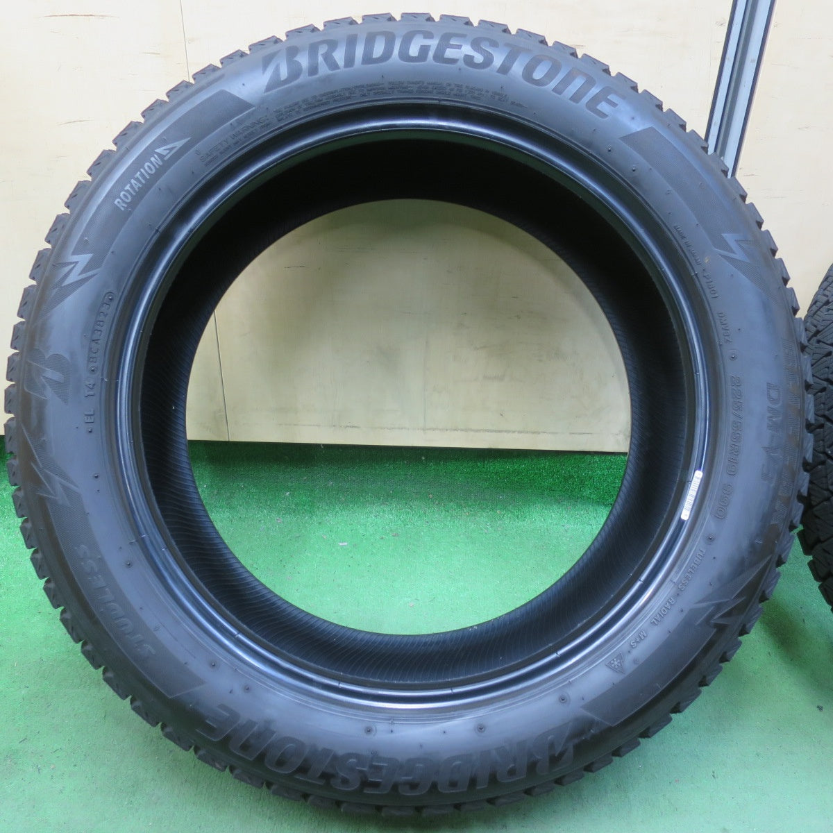 バリ溝!23年!9.5分★スタッドレス 225/55R19 ブリヂストン ブリザック DM-V3 タイヤ 19インチ ハリアー CX-5 CX-8 等★5042901イスタ