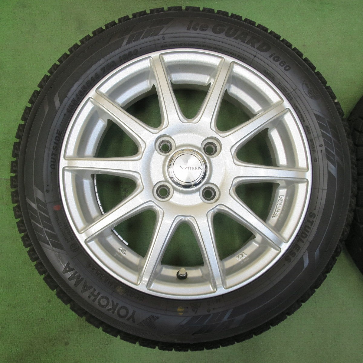 バリ溝!24年!キレイ!ほぼ10分★スタッドレス 155/65R14 ヨコハマ アイスガード iG60 VATRRA 104 バトラ 14インチ PCD100/4H★5102404イス