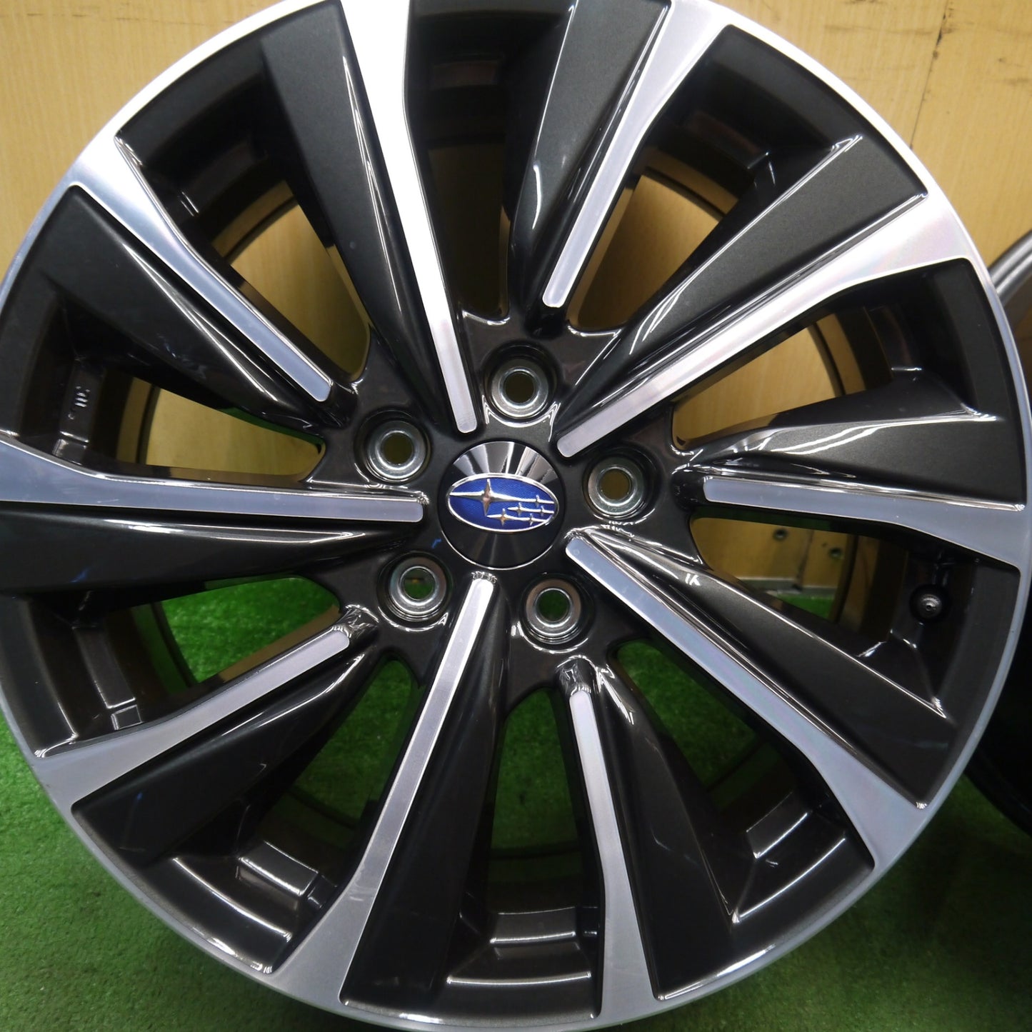 新車外し★スバル レヴォーグ VN5 STI 純正 ホイール 18インチ 18×7.5J PCD114.3/5H★5090905Hホ