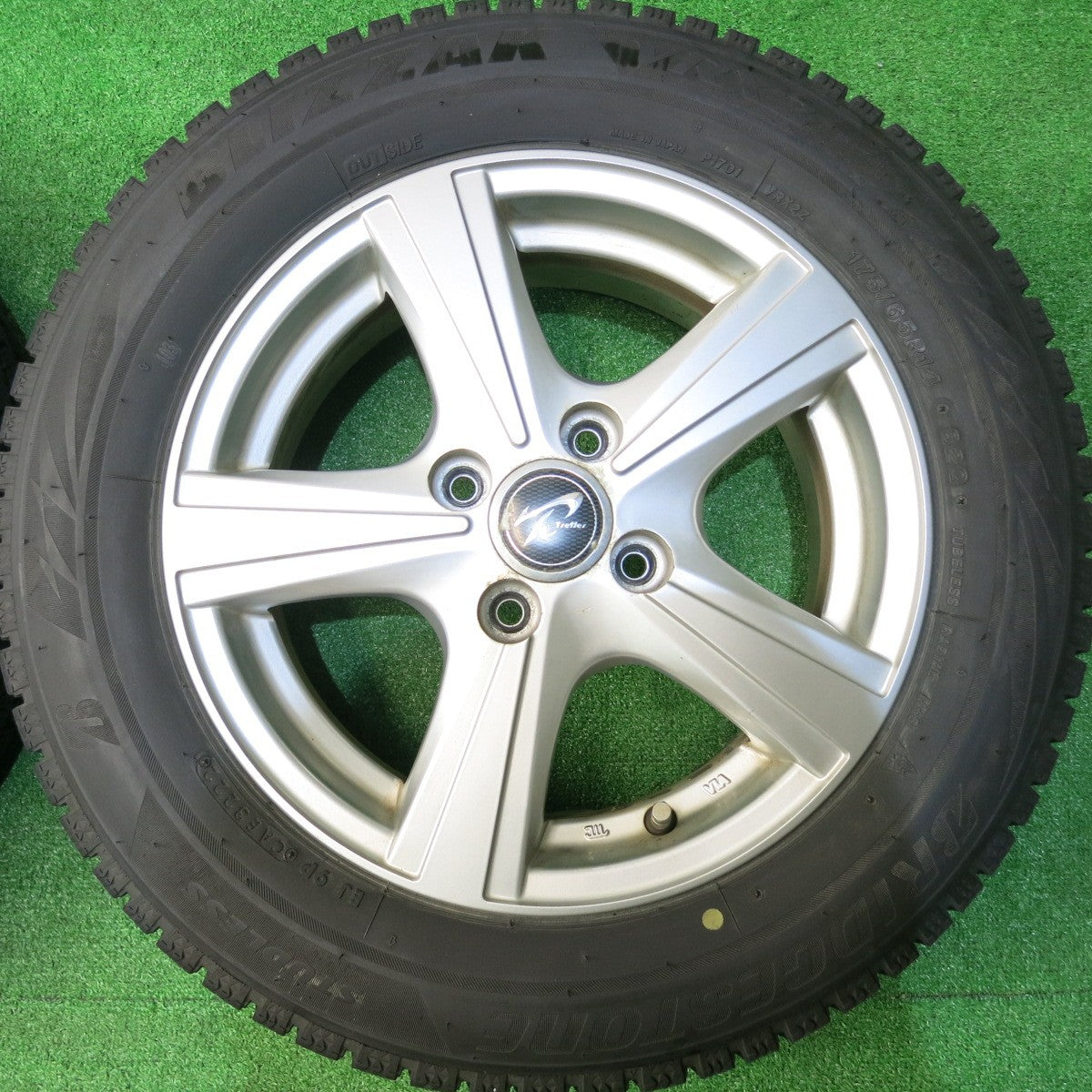 バリ溝!22年!9分★スタッドレス 175/65R14 ブリヂストン ブリザック VRX2 Treffer トレファー 14インチ PCD100/4H★5062705HAス