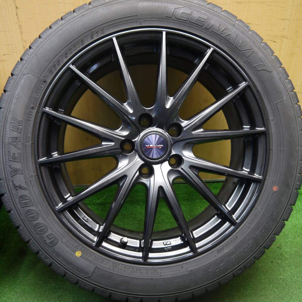バリ溝!22年!キレイ!9.5分★スタッドレス 235/50R18 グッドイヤー アイスナビ7 VELVA SPORTZ ヴェルヴァ 18インチ PCD114.3/5H★5040805Hス