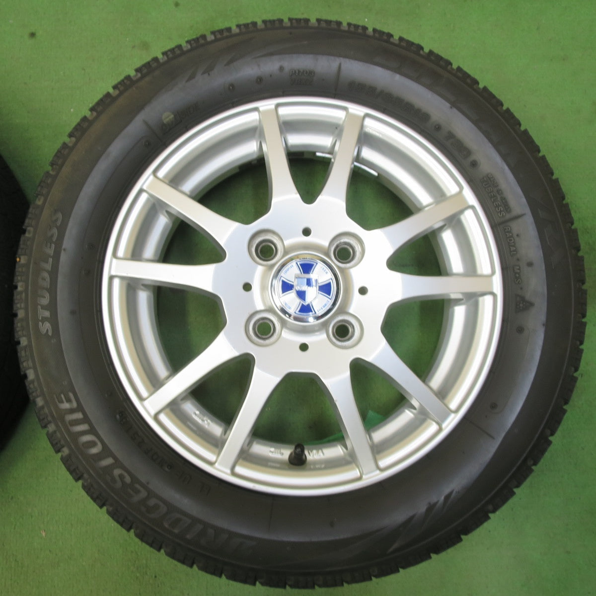 キレイ★スタッドレス 155/65R13 ブリヂストン ブリザック VRX GMach 13インチ PCD100/4H★5061806イス