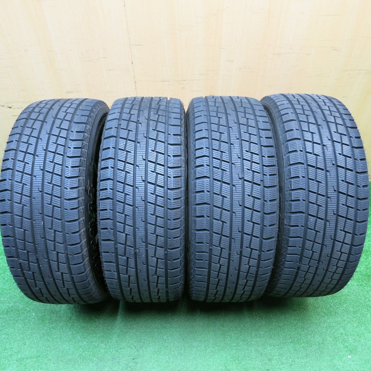 バリ溝!22年!9.5分以上★LEONIS VT 235/55R18 スタッドレス グリップマックス GRIP ICE X SUV レオニス 18インチ PCD114.3/5H★5110908HAス