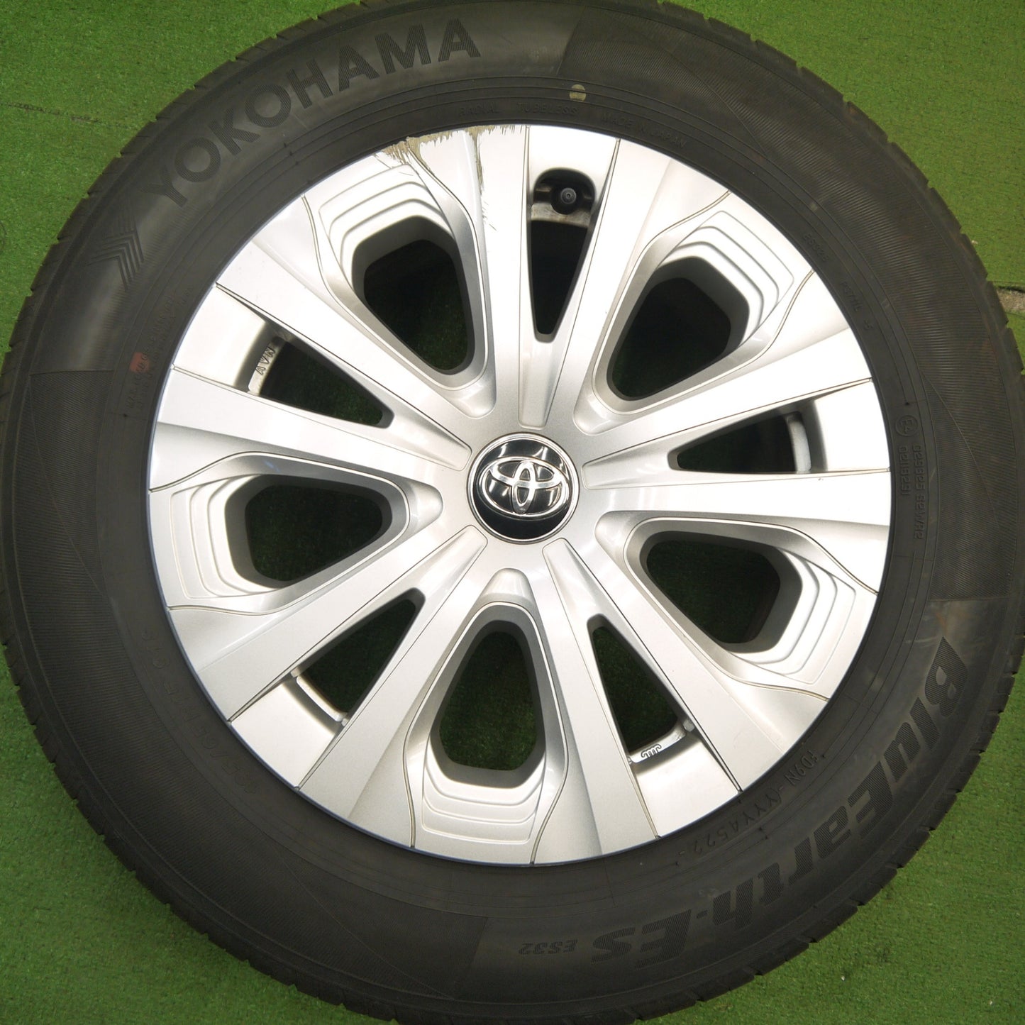 4本価格!22年★トヨタ 50系 プリウス 純正 195/65R15 ヨコハマ BluEarth-ES ES32 15インチ PCD100/5H★5041809Hノ